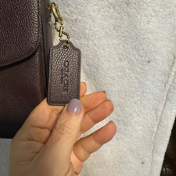 Coach Cassie - Picture 3 of 8